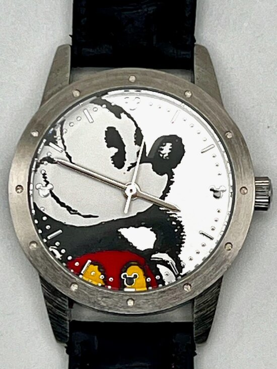 Vintage Disney Limited Release Collectable Mickey Mouse Unisex watch Working main image 10